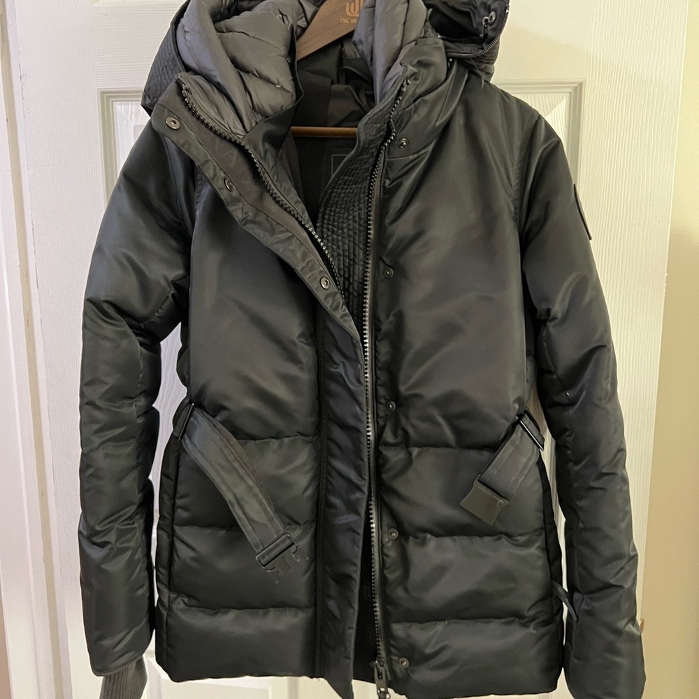 🎄🥗Like new condition Canada Goose MCKENNA Coat Black Size M - Picture 3 of 15
